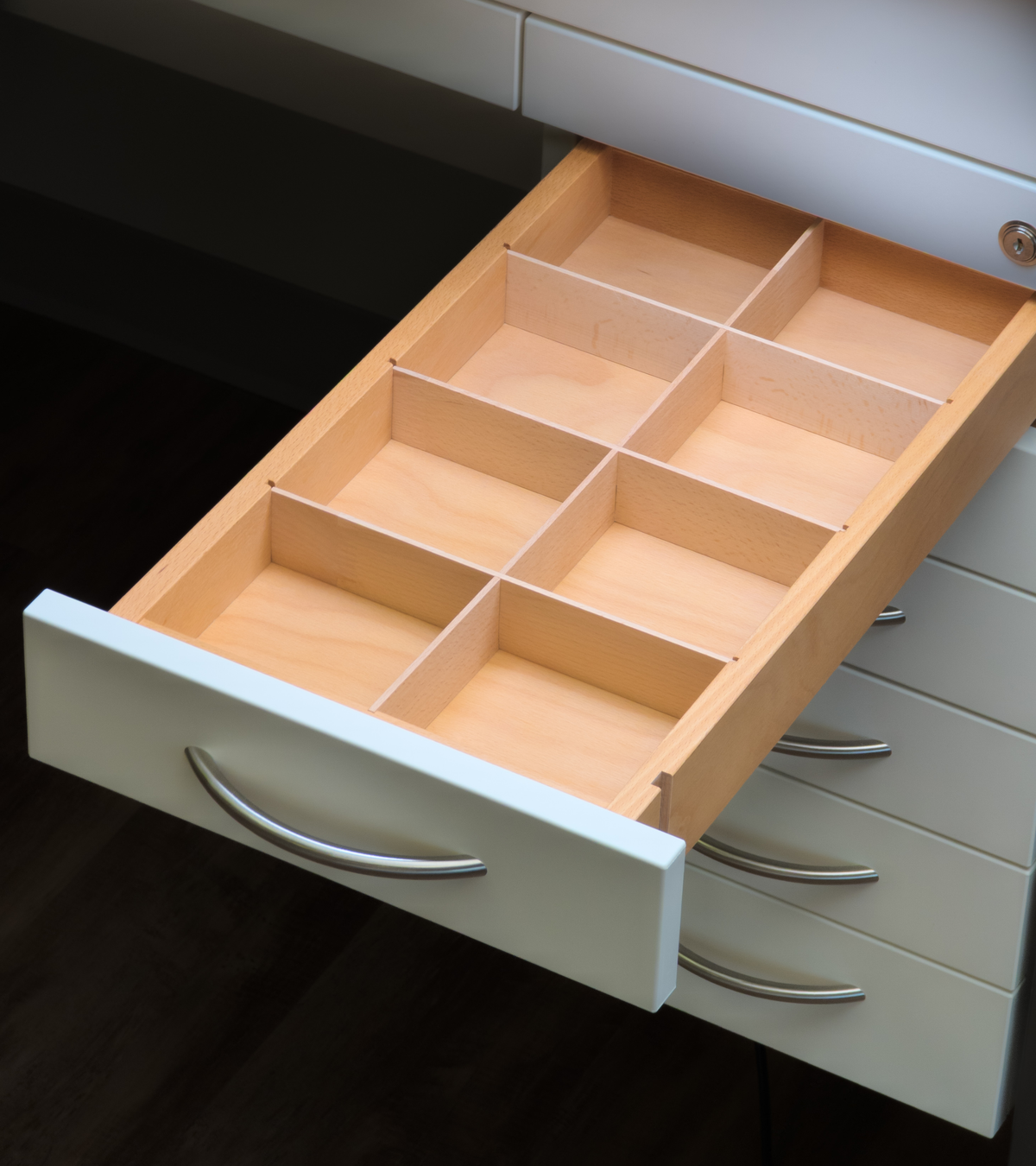 Benchalist Dividers
